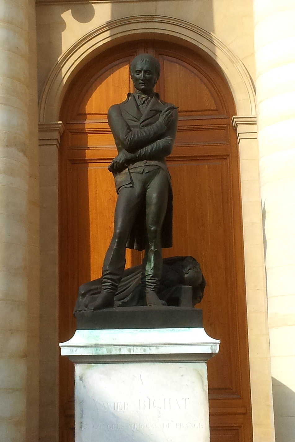 Xavier Bichat's monument, Universitée Paris Descartes, Paris (4).jpg